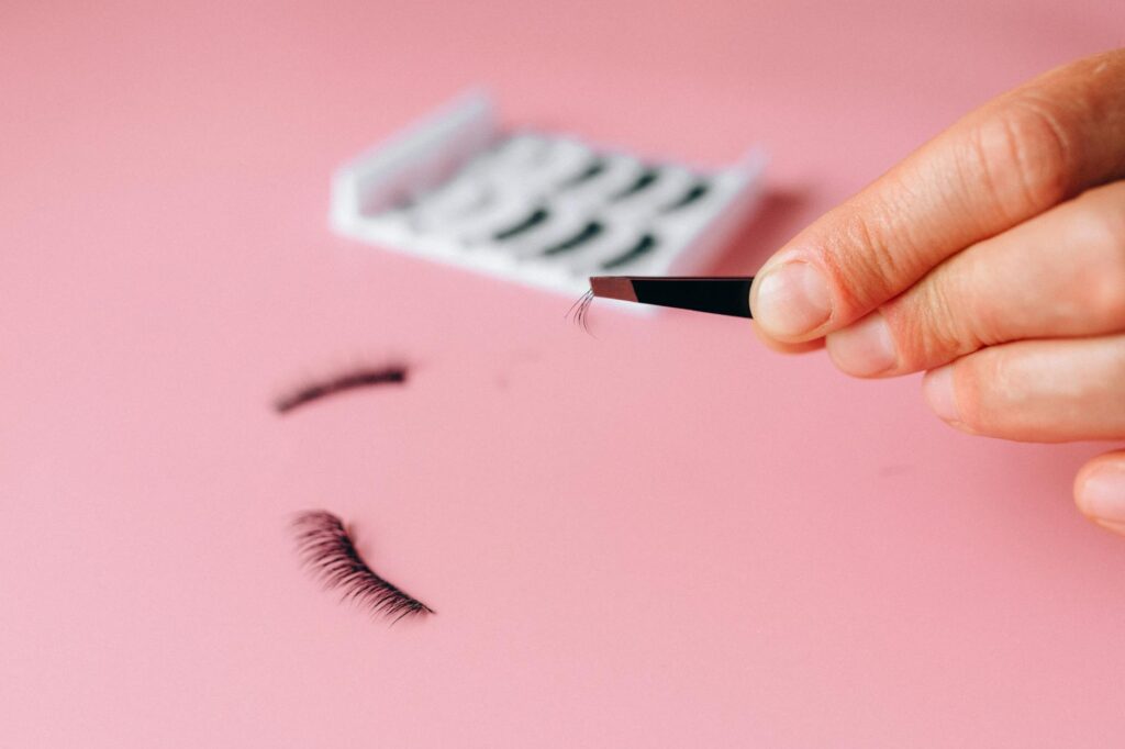 ריסים להדבקה — תמונה: Nataliya Vaitkevich (Pexels)
